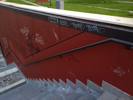 La Stazione Jonio è stata inaugurata il 21 aprile 2015. 6 mesi fa. Ecco com'è ridotta oggi