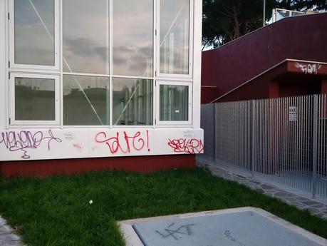 La Stazione Jonio è stata inaugurata il 21 aprile 2015. 6 mesi fa. Ecco com'è ridotta oggi