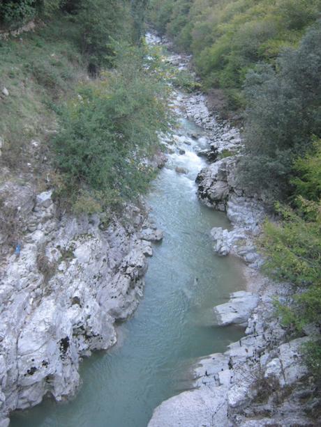 Di fango, forza e nascosti splendori: viaggio nell’alluvionata provincia di Benevento