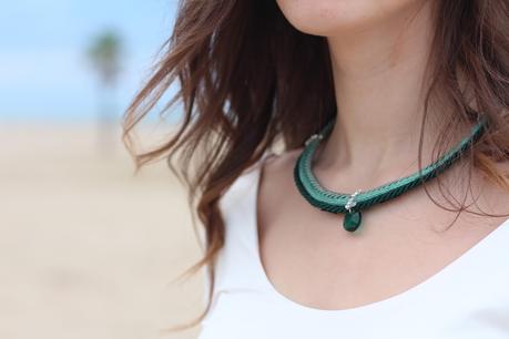 Chic con Charme Bijoux e una gonna verde smeraldo