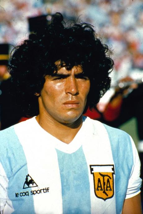 Diego Armando Maradona, il migliore di tutti (anche negli eccessi) compie 55 anni