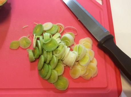 SPAGHETTI INTEGRALI CON ZUCCA PORRO E CRUDO CROCCANTE