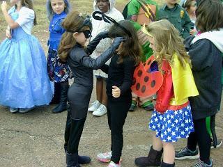 Halloween a scuola: tutti i bimbi posseduti dal demonio!!