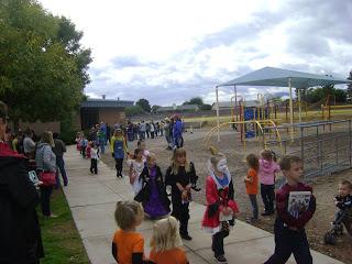 Halloween a scuola: tutti i bimbi posseduti dal demonio!!