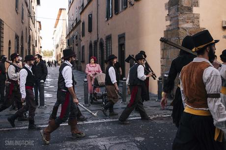 cosplayers nelle vie di Lucca 