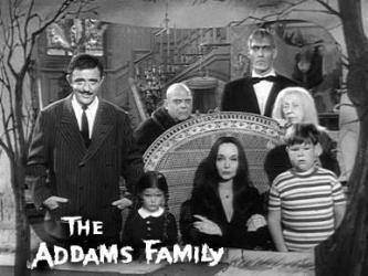 Charles Addams, una biografia del padre della famiglia più dark del mondo dei fumetti.