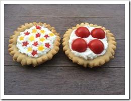 Crostatine salate alla crema di yogurt e verdure