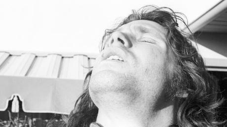 Eroina, whisky e veleni: veloci aneddoti su Jim Morrison, cantastorie maledetto