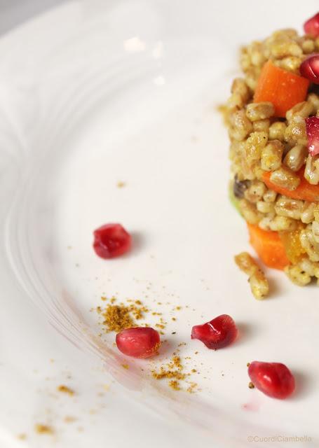 Farro Autunnale con Verdure Croccanti, Curry e Melograno e l'importanza dei Cereali in Chicco