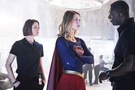 “Supergirl”: anticipazioni sugli occhi di Henshaw, l’intervista di Kara e non solo