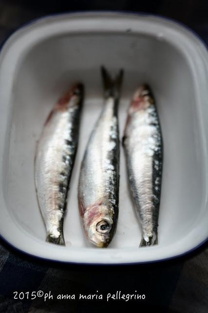 Comfort Food: il TUO cibo della Felicità! Sardine ripiene di couscous al coriandolo, con uvetta e pinoli