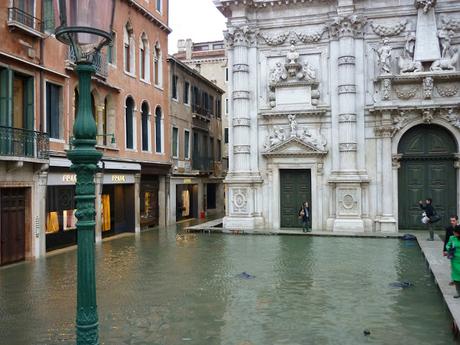 acqua alta a venezia