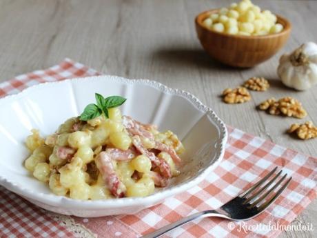 Gnocchetti speck, stracchino e noci