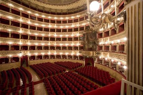 palchi_e_platea_del_teatro_san_carlo_di_napoli