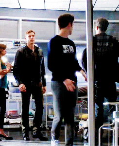 Recensione | The Flash 2×05 “The Darkness And The Light”