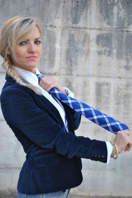 outfit cravatta donne che portano la cravatta cravatta 7 pieghe cravatte fattori come indossare una cravatta da donna come abbinare una cravatta donna cravatta di seta silk tie fattori silk ties mariafelicia magno fashion blogger colorblock by felym fashion blog italiani fashion blogger italiane fashion blogger bergamo fashion blogger milano blogger di moda fall outfit street style look book outfit novembre 2015 outfit autunnali november outfit how to wear ties how to combine a woman tie women with ties 