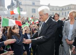 Roma/ 4 Novembre: le Forze armate in piazza tra mille bandiere tricolori