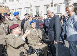 Roma/ 4 Novembre: le Forze armate in piazza tra mille bandiere tricolori