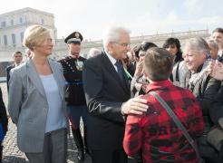 Roma/ 4 Novembre: le Forze armate in piazza tra mille bandiere tricolori