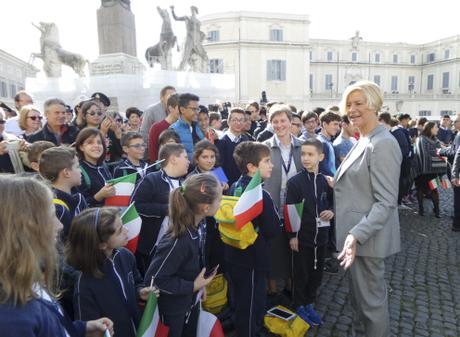 Roma/ 4 Novembre: le Forze armate in piazza tra mille bandiere tricolori