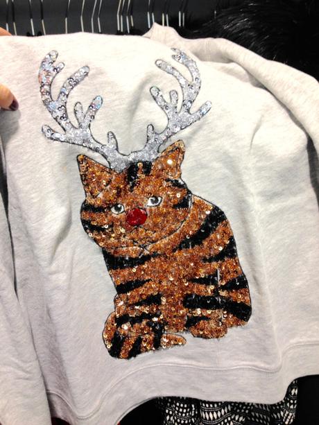 HEM_CAT_REINDEER_SHIRT