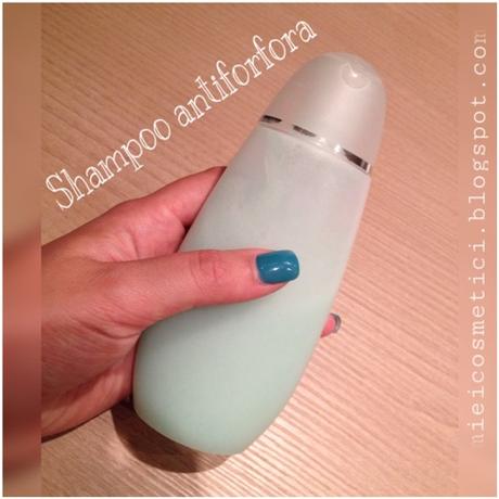 Spignattare uno shampoo antiforfora: nuova versione