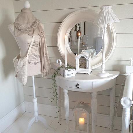 Stile shabby chic per una bella casa svedese