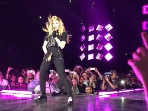 Madonna incanta Colonia e si prepara per Torino