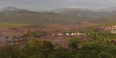 La diga crollata in Brasile