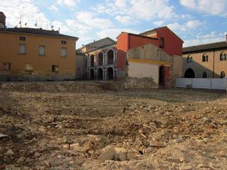 Il vuoto è al centro di Fidenza