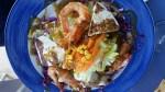 Insalata con gambas e queso di capra