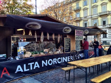 Ecco come si fa un mercatino di Natale a Torino. E intanto su Piazza Navona continua l'inquietante silenzio