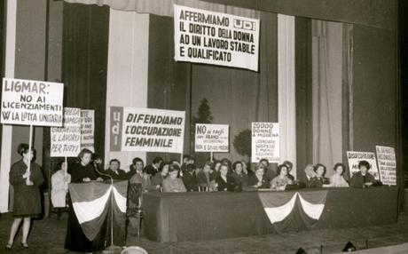 La senatrice Giglia Tedesco all'iniziativa in difesa dell'occupazione femminile, Teatro Storchi, Modena, 13 marzo 1968