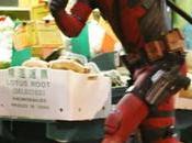 Deadpool: Ryan Reynolds make-up... imita Hugh Jackman!