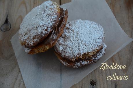 Biscotti con farina integrale, fiocchi d'orzo e miele