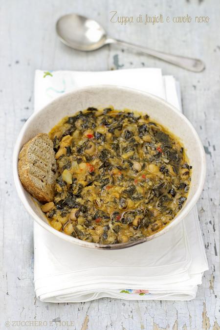 Zuppa di fagioli e cavolo nero