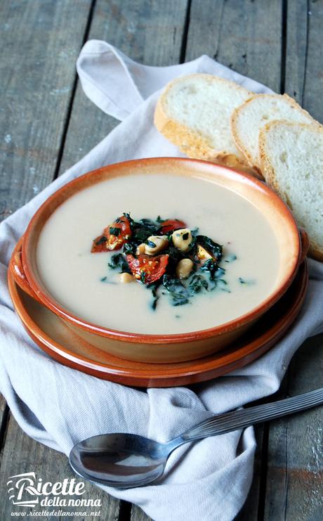 vellutata di ceci e tofu con sautè di cavolo nero