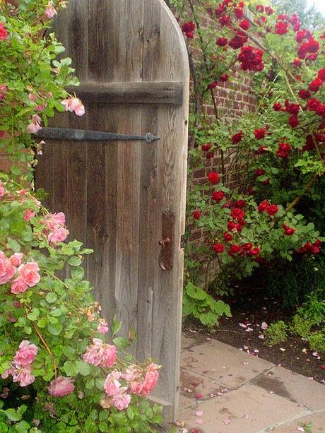 Frances Hodgson Burnett & Great Maytham Hall, her SECRET GARDEN.