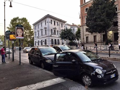 Il mistero del Chrysler Voyager di Via Arenula. In divieto da sempre sotto al Ministero di Giustizia