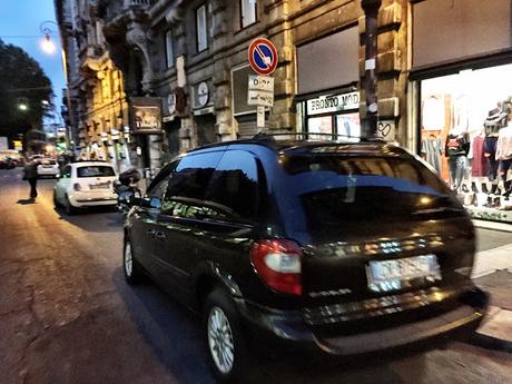 Il mistero del Chrysler Voyager di Via Arenula. In divieto da sempre sotto al Ministero di Giustizia