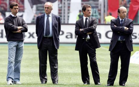 Capello e un giovanisimo Agnelli, posano con Giraudo e Moggi, due dei più importanti imputati in Calcipoli.