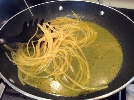 SPAGHETTI COZZE ZAFFERANO E ZUCCHINE