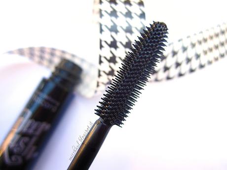 NEVE COSMETICS · Deer Lash defining mascara | Preview