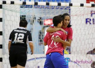 Bruna Borges segna il primo gol del big match tra Montesilvano e Lazio Calcio a 5 femminile