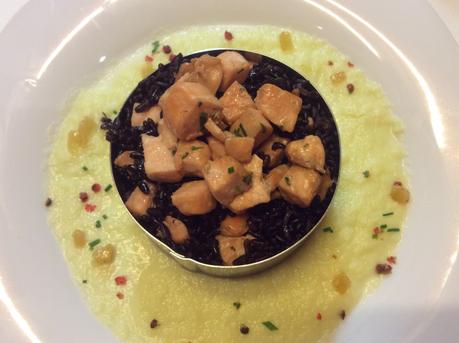 RISO VENERE CON SALMONE SU LETTO DI CREMA DI SEDANO