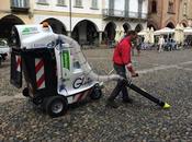 PAVIA. Pulizia delle strade marciapiedi mezzi Pavia.