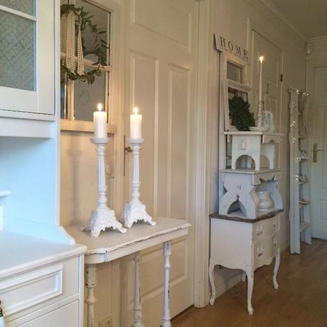 Nordic Shabby e un tocco francese per una bella casa svedese