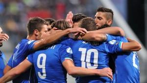 2015.06.24 OLOMOUC PILKA NOZNA STADION ANDRUV MISTRZOSTWA EUROPY U 21 W PILCE NOZNEJ FOOTBALL UEFA UNDER 21 CHAMPIONSHIP 2015  ANGLIA - WLOCHY (ENGLAND - ITALY) N/Z ANDREA BELOTTI GOL, RADOSC, BRAMKA NA 1-0, DOMENICO BERARDI, DAVIDE ZAPPACOSTA FOTO RAFAL RUSEK / PRESSFOCUS  / NEWSPIX.PL --- Newspix.pl /AGENZIA ALDO LIVERANI Sas - ITALY ONLY - EDITORIAL USE ONLY - Inghilterra - Italia UEFA Under 21 Championship 2015 Group B Olomouc (Repubblica Ceca) - 24.06.2015 *** Local Caption *** www.newspix.pl  mail us: info@newspix.pl call us: 0048 022 23 22 222 --- Polish Picture Agency by Ringier Axel Springer Poland