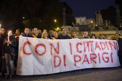 manifestazione solidarietà parigi isis