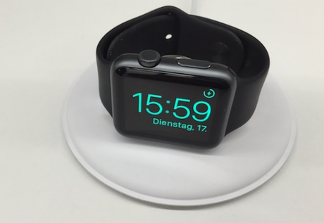 Il dock da ricarica per Apple Watch ora dispinibile negli Apple Store europei